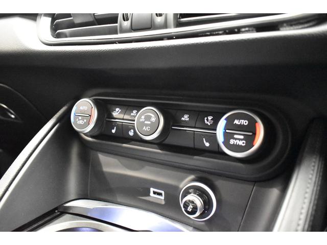 ステルヴィオ 2.0ターボ Q4ヴェローチェ 認定中古車保証 レザーシート パドルシフト パワーシート シートヒーター アダプティブクルーズコントロール ナビゲーション ETC アップルカープレイ対応 アンドロイドオート対応 バックカメラ 禁煙車(16枚目)