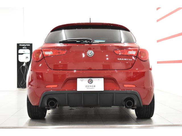 ジュリエッタ ヴェローチェ 1750 TBI 認定中古車保証1年付 禁煙車 TV・CD・DVD再生 ブラックレザーシート シートヒーター パドルシフト ブレンボ製レッドキャリパー 18インチ純正アルミ ナビゲーション ETC クルーズコントロール(6枚目)