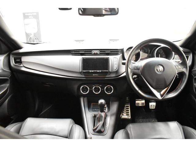 ジュリエッタ ヴェローチェ 1750 TBI 認定中古車保証1年付 禁煙車 TV・CD・DVD再生 ブラックレザーシート シートヒーター パドルシフト ブレンボ製レッドキャリパー 18インチ純正アルミ ナビゲーション ETC クルーズコントロール(10枚目)