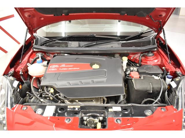 ジュリエッタ ヴェローチェ 1750 TBI 認定中古車保証1年付 禁煙車 TV・CD・DVD再生 ブラックレザーシート シートヒーター パドルシフト ブレンボ製レッドキャリパー 18インチ純正アルミ ナビゲーション ETC クルーズコントロール(31枚目)