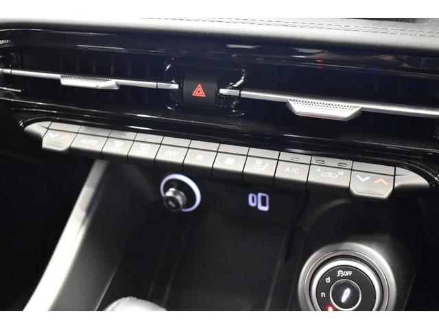 トナーレ プラグインハイブリッドＱ４　ヴェローチェ　新車保証継承　ワンオーナー　ブラックレザーシート　シートヒーター　電動パワーシート　アダプティブクルーズコントロール　アップルカープレイ　アンドロイドオート　禁煙車　ＥＴＣ　バックカメラ　純正カーナビ（16枚目）