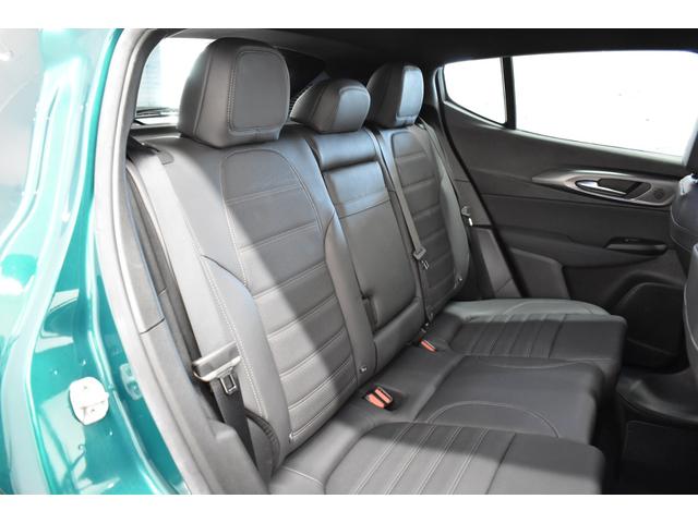 トナーレ プラグインハイブリッドＱ４　ヴェローチェ　新車保証継承　ワンオーナー　ブラックレザーシート　シートヒーター　電動パワーシート　アダプティブクルーズコントロール　アップルカープレイ　アンドロイドオート　禁煙車　ＥＴＣ　バックカメラ　純正カーナビ（24枚目）