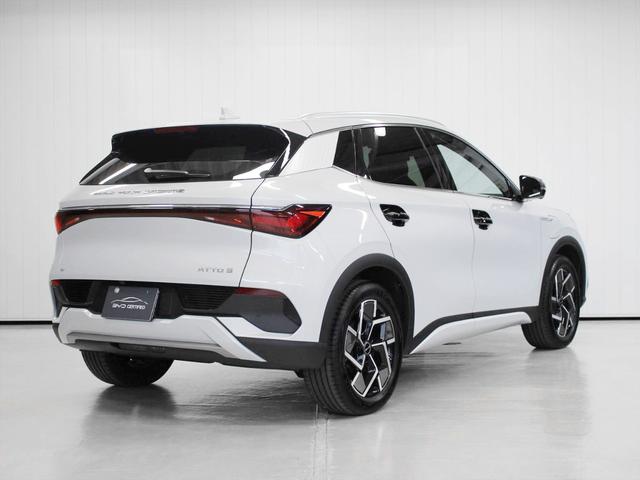 ＡＴＴＯ　３ 　ＢＹＤ認定中古車　当店試乗車　航続距離４７０ｋｍ　グロスブラックエクステリア　カーボンインテリア　パノラマサンルーフ　ＬＥＤヘッドライト　シートヒーター　電動テールゲート　純正前後ドライブレコーダー（2枚目）