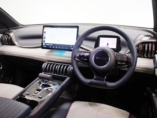 ＡＴＴＯ　３ 　ＢＹＤ認定中古車　当店試乗車　航続距離４７０ｋｍ　グロスブラックエクステリア　カーボンインテリア　パノラマサンルーフ　ＬＥＤヘッドライト　シートヒーター　電動テールゲート　純正前後ドライブレコーダー（7枚目）