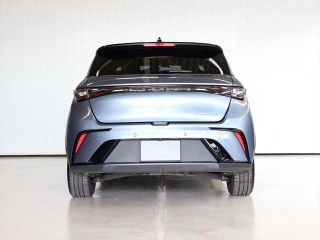 ドルフィン ロングレンジ　ＢＹＤ認定中古車　当店試乗車　航続距離４７６ｋｍ　パノラミックガラスルーフ　ビーガンレザー　音声認識ナビ　３６０°ビューカメラ　パワーシート　シートヒーター　ＬＥＤヘッドライト　スマホワイヤレス充電（6枚目）