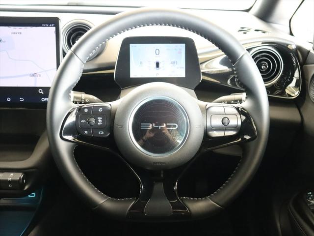 ドルフィン ロングレンジ　ＢＹＤ認定中古車　当店試乗車　航続距離４７６ｋｍ　パノラミックガラスルーフ　ビーガンレザー　音声認識ナビ　３６０°ビューカメラ　パワーシート　シートヒーター　ＬＥＤヘッドライト　スマホワイヤレス充電（11枚目）