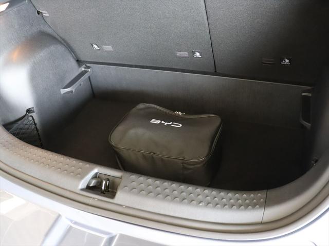 ドルフィン ロングレンジ　ＢＹＤ認定中古車　当店試乗車　航続距離４７６ｋｍ　パノラミックガラスルーフ　ビーガンレザー　音声認識ナビ　３６０°ビューカメラ　パワーシート　シートヒーター　ＬＥＤヘッドライト　スマホワイヤレス充電（21枚目）