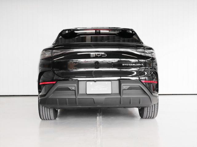 シーライオン ７ 　ＢＹＤ認定中古車　当店試乗車　航続距離５９０ｋｍ　パノラマサンルーフ　ナッパレザー　ＤＹＮＡＵＤＩＯ　ＡｐｐｌｅＣａｒＰｌａｙ対応　３６０°ビューカメラ　シートヒーター　ステアリングヒーター（6枚目）