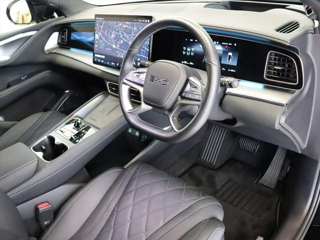 シーライオン ７ 　ＢＹＤ認定中古車　当店試乗車　航続距離５９０ｋｍ　パノラマサンルーフ　ナッパレザー　ＤＹＮＡＵＤＩＯ　ＡｐｐｌｅＣａｒＰｌａｙ対応　３６０°ビューカメラ　シートヒーター　ステアリングヒーター（7枚目）