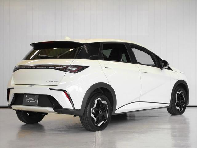 ドルフィン 　ＢＹＤ認定中古車　登録済み未使用車　航続距離４１５ｋｍ　ビーガンレザー　音声認識ナビ　３６０°ビューカメラ　パワーシート　シートヒーター　ＬＥＤヘッドライト　クルーズコントロール　キーレス（2枚目）