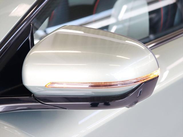 ドアミラーにはＬＥＤのウィンカーが装備されています　高い位置にあるため、視認性も良好です