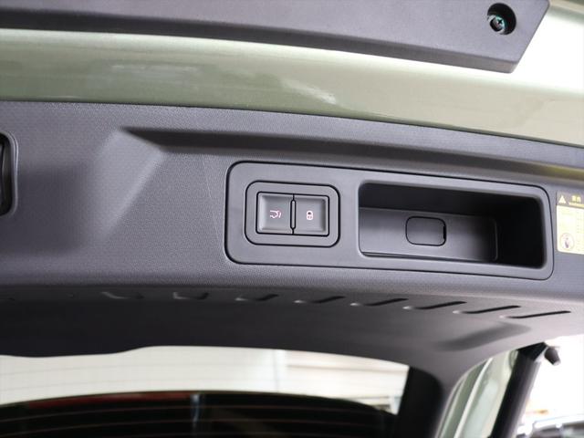 リアゲートは電動で開閉可能です　ワンプッシュで開閉できるため、荷物の積み込みも楽にできます