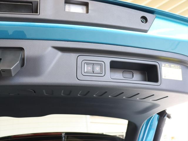 リアゲートは電動で開閉可能です　ワンプッシュで開閉できるため、荷物の積み込みも楽にできます