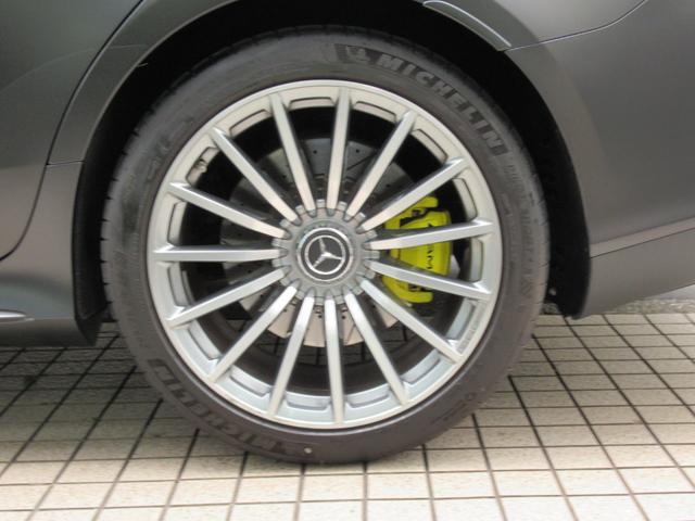 GT 4ドアクーペ 43 4マチック+ エアバランス、レーダーセーフティー、エクスクルーシブパッケージ、グラファイトグレーマグノ(19枚目)