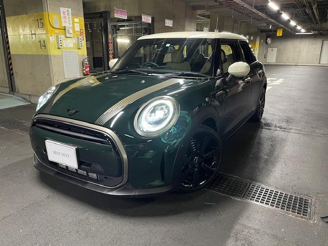 ＭＩＮＩ クーパー　レゾリュート・エディション　５ドア　後期モデル世界限定車　１８インチ　アップルカープレイ　Ｂカメラ　Ｒセンサー　ＬＥＤライト　特別色＆ルーフ（13枚目）