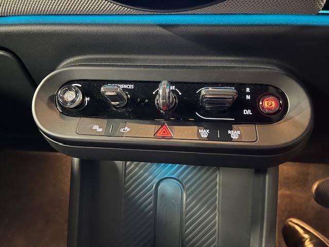 ＭＩＮＩ クーパーＳ　フェイバード・トリム　Ｍ－パッケージ　電動シート　ハーマンオーディオ　マルチトーンルーフ　１７インチアルミ（26枚目）