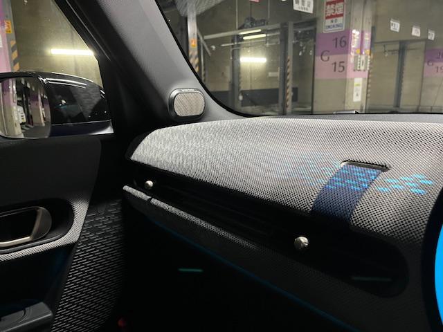 ＭＩＮＩ クーパーＳ　フェイバード・トリム　Ｍ－パッケージ　電動シート　ハーマンオーディオ　マルチトーンルーフ　１７インチアルミ（31枚目）