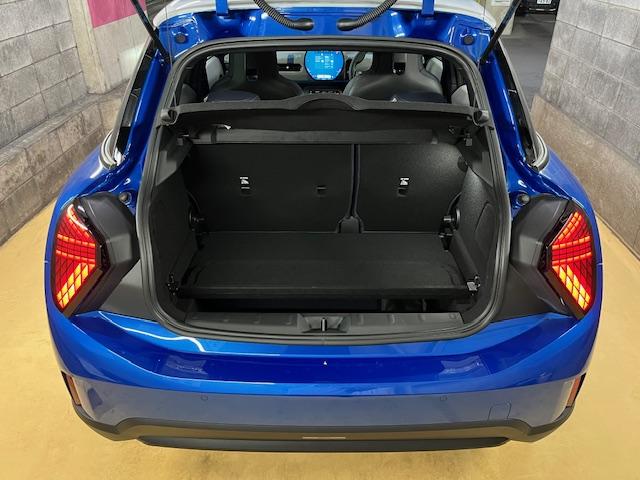 ＭＩＮＩ クーパーＳ　フェイバード・トリム　Ｍ－パッケージ　電動シート　ハーマンオーディオ　マルチトーンルーフ　１７インチアルミ（33枚目）