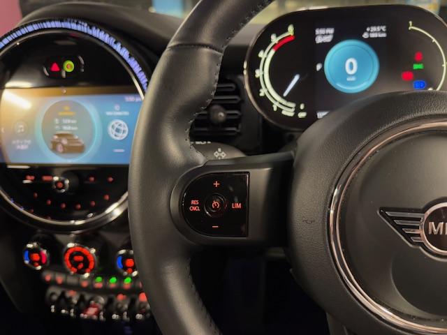 ＭＩＮＩ クーパーＤプレミアムプラスパッケージクラシックトリム　アップルカープレイ　ブラックルーフ　バックカメラリアセンサー　１６インチオプションブラックアルミ（10枚目）