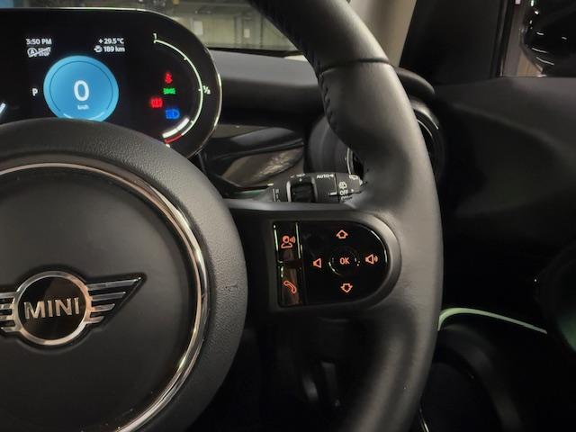 ＭＩＮＩ クーパーＤプレミアムプラスパッケージクラシックトリム　アップルカープレイ　ブラックルーフ　バックカメラリアセンサー　１６インチオプションブラックアルミ（11枚目）