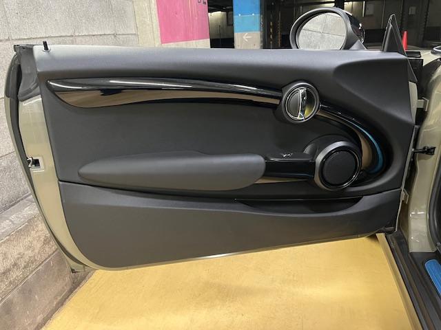 ＭＩＮＩ クーパーＳ　クーパーＳ（４名）３ドア　純正１７インチＯＰアルミ　リアカメラ＆コーナーセンサー　ＨＤＤナビ　ユニオンジャックテール　ＬＥＤヘッドライト（33枚目）