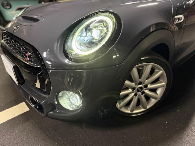 MINI クーパーS 5ドア JCWパドルステア デジタルpkg カメラpkg ペッパーpkg ブラックルーフ&エクステリア(5枚目)