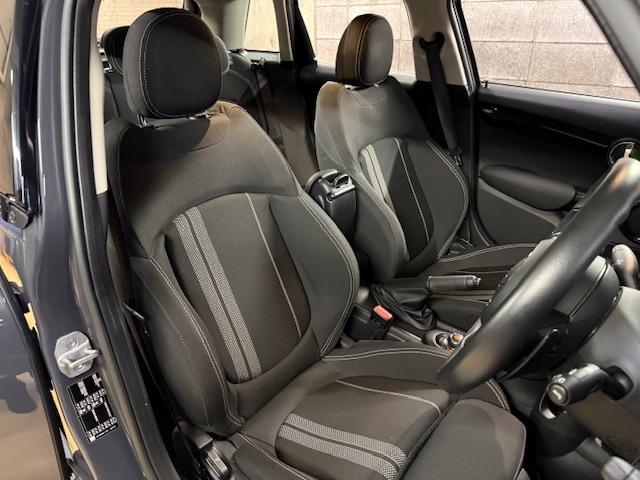 MINI クーパーS 5ドア JCWパドルステア デジタルpkg カメラpkg ペッパーpkg ブラックルーフ&エクステリア(7枚目)