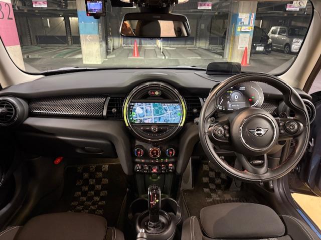 MINI クーパーS 5ドア JCWパドルステア デジタルpkg カメラpkg ペッパーpkg ブラックルーフ&エクステリア(9枚目)