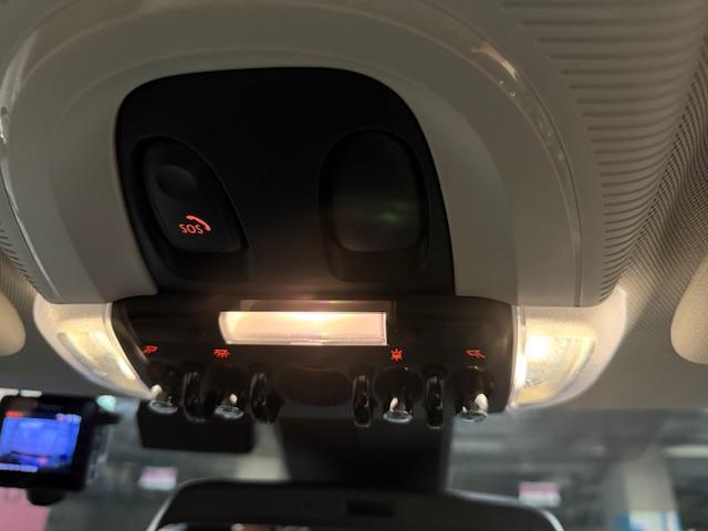 MINI クーパーS 5ドア JCWパドルステア デジタルpkg カメラpkg ペッパーpkg ブラックルーフ&エクステリア(24枚目)