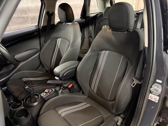 MINI クーパーS 5ドア JCWパドルステア デジタルpkg カメラpkg ペッパーpkg ブラックルーフ&エクステリア(41枚目)