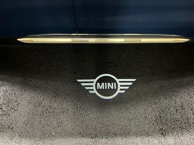 MINI カントリーマンD フェイバリット・トリム Mパッケージ 19インチアルミ 電動メモリーシート ベージュべスキンシート ヘッドアップディスプレイ(9枚目)