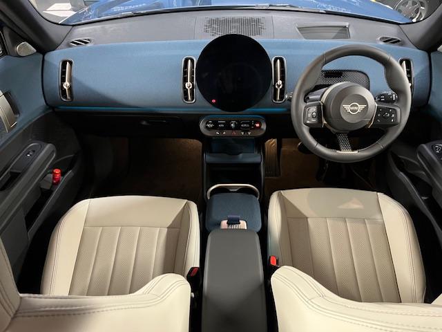 MINI カントリーマンD フェイバリット・トリム Mパッケージ 19インチアルミ 電動メモリーシート ベージュべスキンシート ヘッドアップディスプレイ(11枚目)