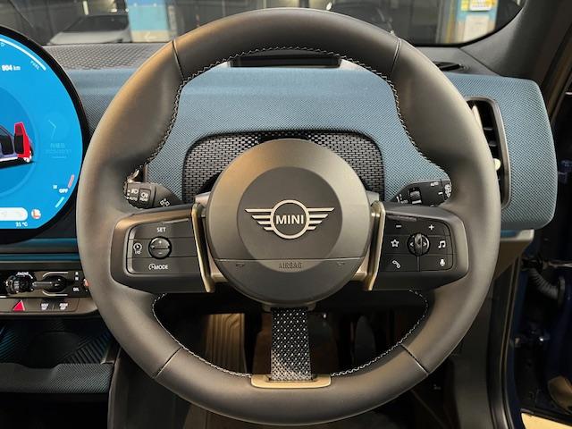 MINI カントリーマンD フェイバリット・トリム Mパッケージ 19インチアルミ 電動メモリーシート ベージュべスキンシート ヘッドアップディスプレイ(12枚目)