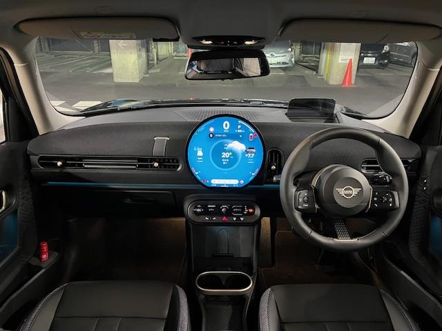 ＭＩＮＩ クーパーＣ　クラシック・トリム　５ドア　ブラックべスキンシート　ＯＰ１７インチアルミ　ナビ　ＥＴＣ　シートヒーター　バックカメラ（7枚目）