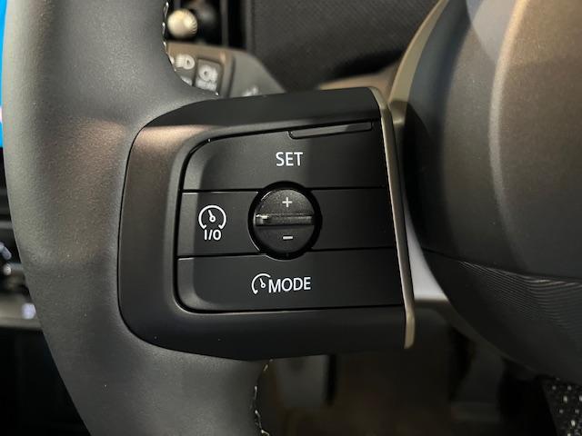 ＭＩＮＩ クーパーＣ　クラシック・トリム　５ドア　ブラックべスキンシート　ＯＰ１７インチアルミ　ナビ　ＥＴＣ　シートヒーター　バックカメラ（10枚目）