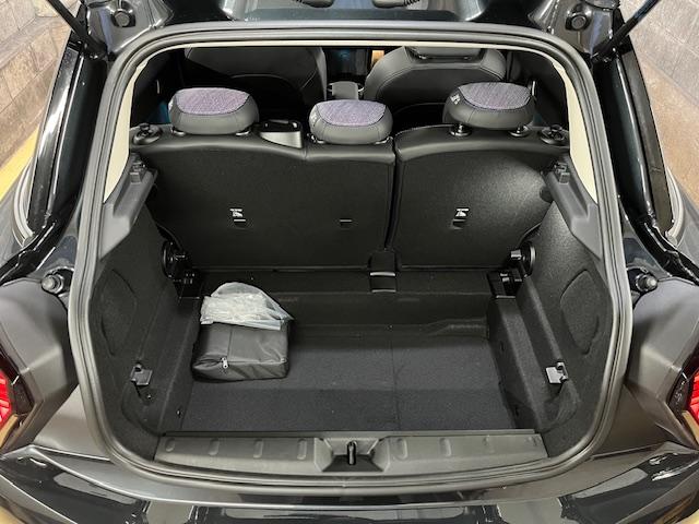 ＭＩＮＩ クーパーＣ　クラシック・トリム　５ドア　ブラックべスキンシート　ＯＰ１７インチアルミ　ナビ　ＥＴＣ　シートヒーター　バックカメラ（31枚目）