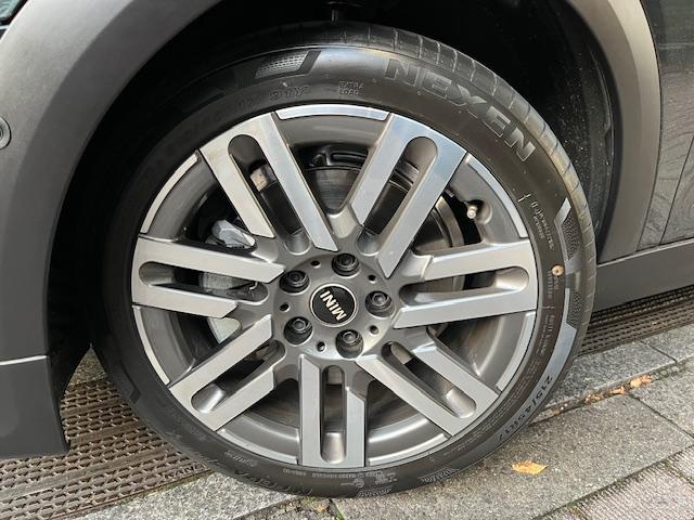 ＭＩＮＩ クーパーＣ　クラシック・トリム　５ドア　ブラックべスキンシート　ＯＰ１７インチアルミ　ナビ　ＥＴＣ　シートヒーター　バックカメラ（35枚目）