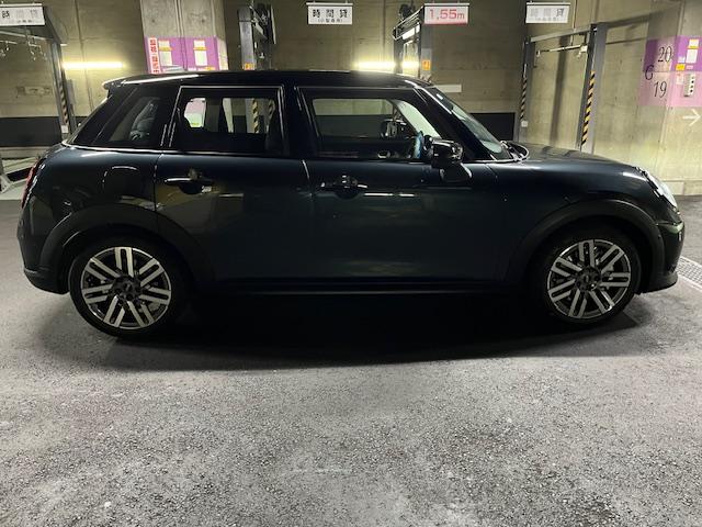 ＭＩＮＩ クーパーＣ　クラシック・トリム　５ドア　ブラックべスキンシート　ＯＰ１７インチアルミ　ナビ　ＥＴＣ　シートヒーター　バックカメラ（49枚目）