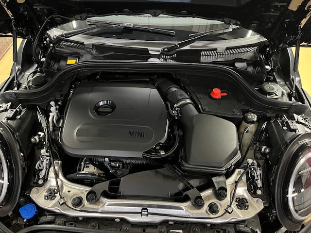 ＭＩＮＩ クーパーＣ　クラシック・トリム　５ドア　ブラックべスキンシート　ＯＰ１７インチアルミ　ナビ　ＥＴＣ　シートヒーター　バックカメラ（52枚目）