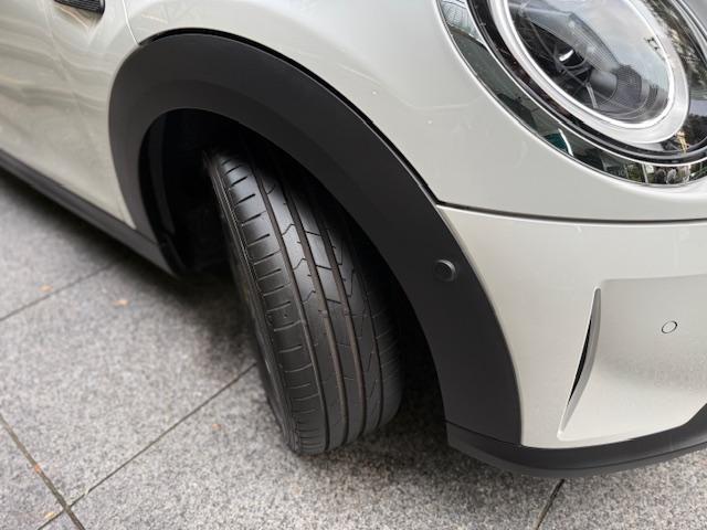 MINI クーパー プレミアムプラスパッケージクラシックトリム 5ドア アクティブクルコン アップルカープレイ バックカメラ ETC LED シートヒーター 社外ドラレコ(8枚目)