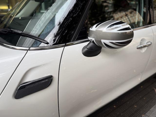 MINI クーパー プレミアムプラスパッケージクラシックトリム 5ドア アクティブクルコン アップルカープレイ バックカメラ ETC LED シートヒーター 社外ドラレコ(9枚目)