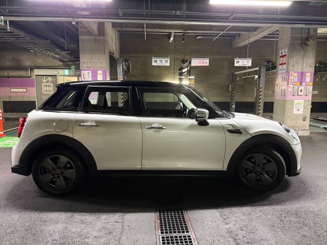 MINI クーパー プレミアムプラスパッケージクラシックトリム 5ドア アクティブクルコン アップルカープレイ バックカメラ ETC LED シートヒーター 社外ドラレコ(58枚目)