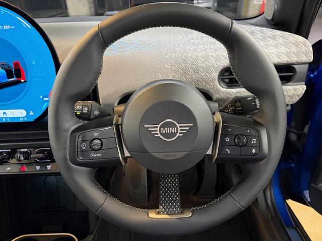 MINI クーパーS フェイバリット・トリム 5ドア 電動シート ハーマンカードンスピーカー サラウンドビューカメラ ナビ ETC(5枚目)