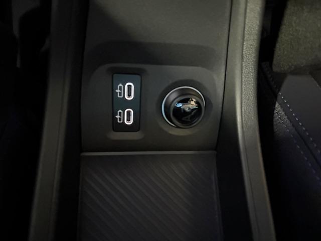 MINI クーパーS フェイバリット・トリム 5ドア 電動シート ハーマンカードンスピーカー サラウンドビューカメラ ナビ ETC(29枚目)