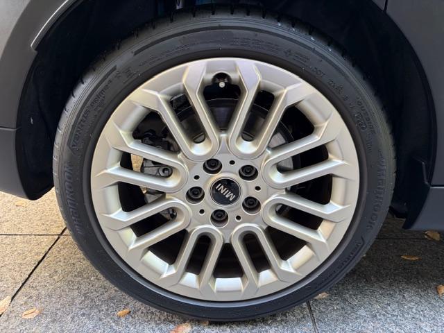 MINI クーパーS フェイバリット・トリム 5ドア 電動シート ハーマンカードンスピーカー サラウンドビューカメラ ナビ ETC(40枚目)