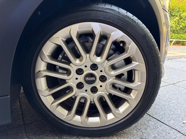 MINI クーパーS フェイバリット・トリム 5ドア 電動シート ハーマンカードンスピーカー サラウンドビューカメラ ナビ ETC(41枚目)