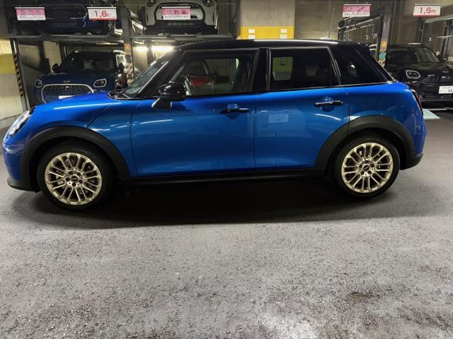 MINI クーパーS フェイバリット・トリム 5ドア 電動シート ハーマンカードンスピーカー サラウンドビューカメラ ナビ ETC(45枚目)