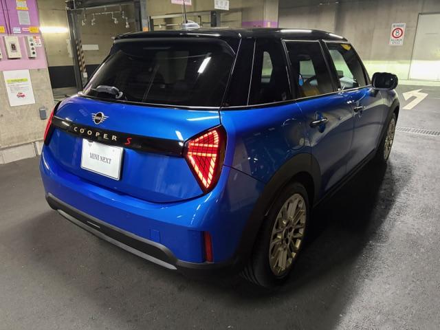 MINI クーパーS フェイバリット・トリム 5ドア 電動シート ハーマンカードンスピーカー サラウンドビューカメラ ナビ ETC(49枚目)