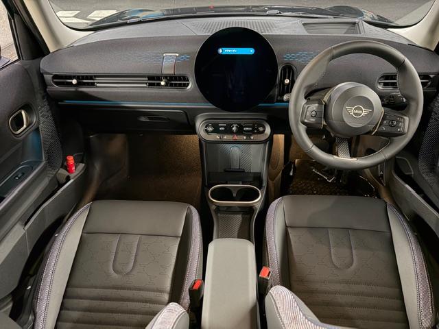 ＭＩＮＩ クーパーＣ　クラシック・トリム　５ドア　ＡＣＣ　バックカメラ　純正オプション１７インチ　ナビ　ＥＴＣ（6枚目）