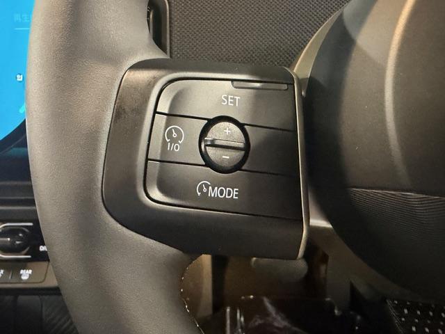 ＭＩＮＩ クーパーＣ　クラシック・トリム　５ドア　ＡＣＣ　バックカメラ　純正オプション１７インチ　ナビ　ＥＴＣ（9枚目）